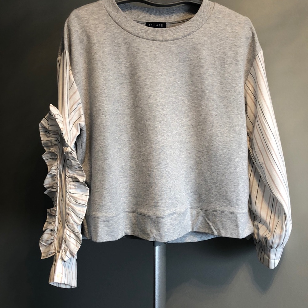 Not a boring sweatshirt😍